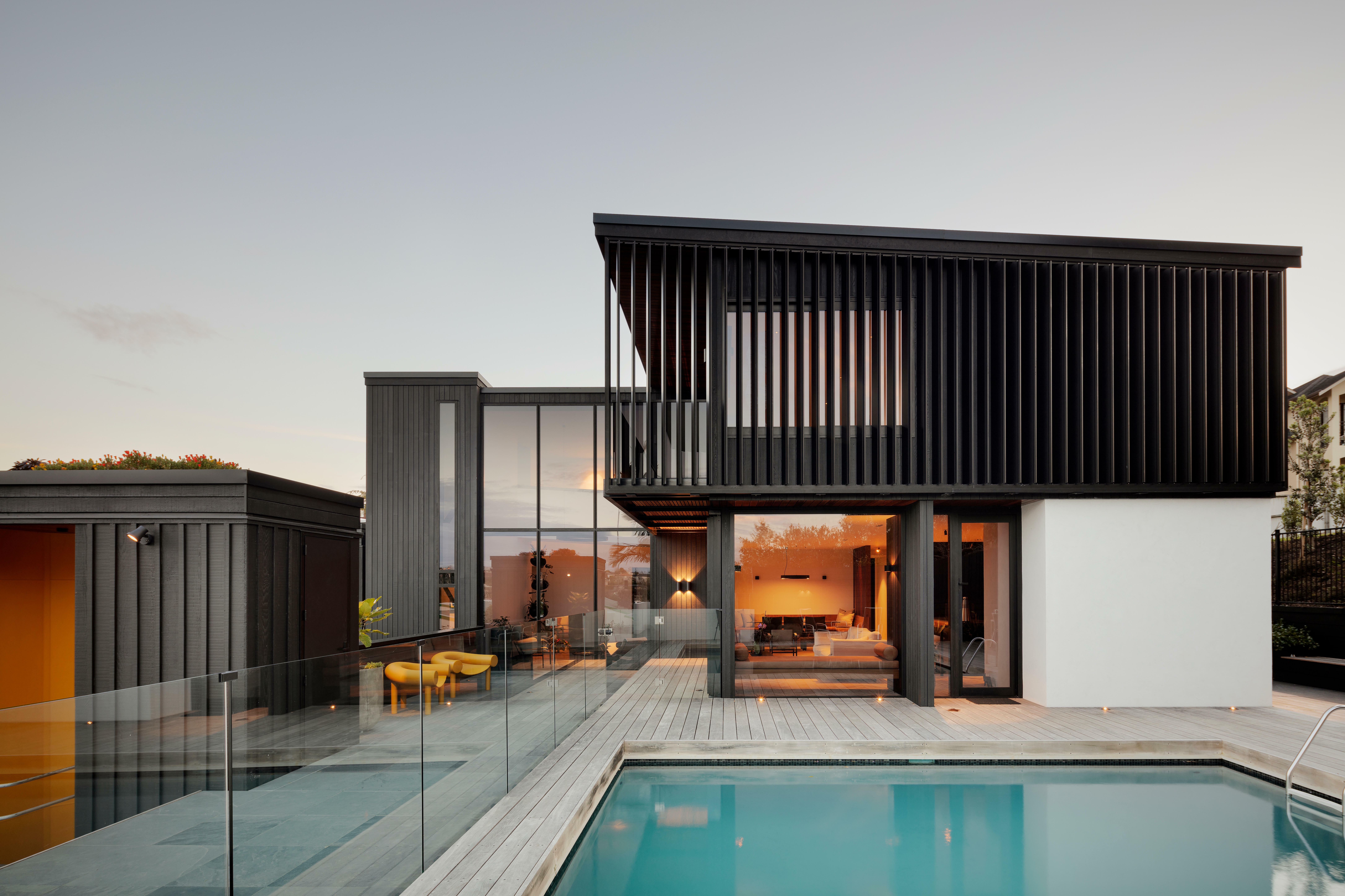 Vertical RL200 Header Landscape